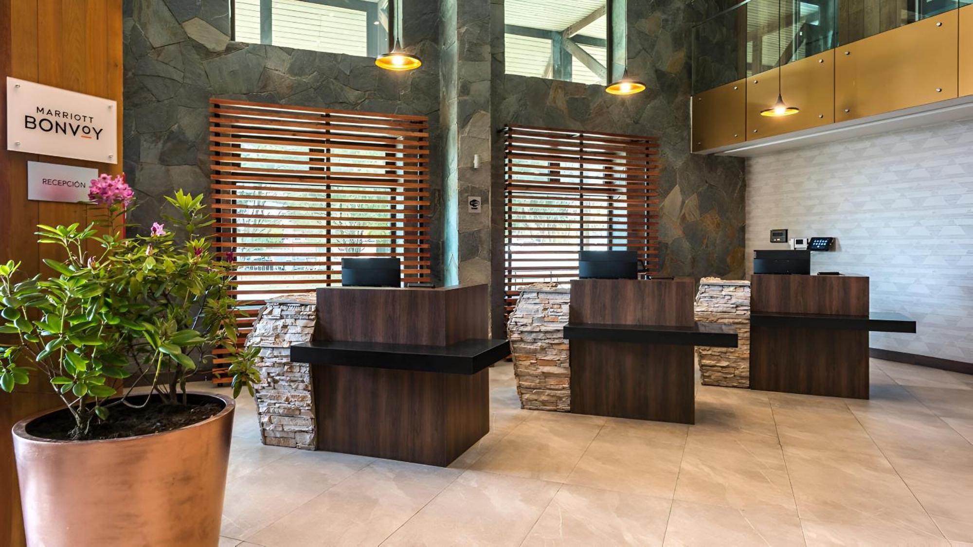 Courtyard By Marriott Puerto Montt Hotell Exteriör bild